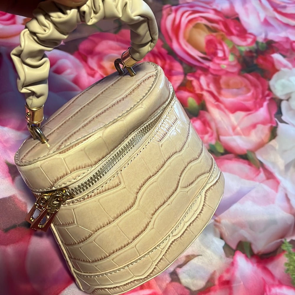 Tan small shoulder bag/hand bag